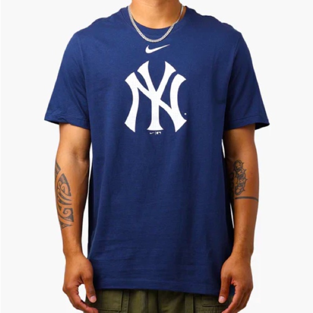NIKE MLB Midnight Navy New York Yankees Fuse Large Logo T-Shirt